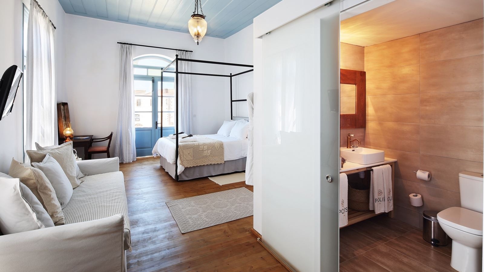 rooms-superior-family-room-balcony-or-terrace