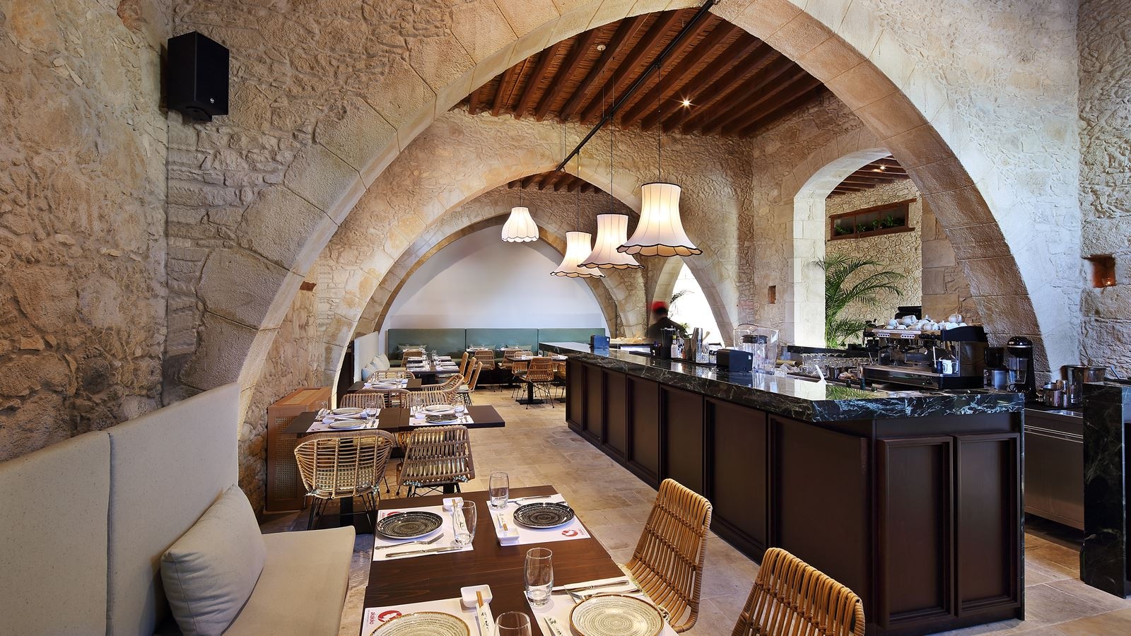 restaurants-restaurants