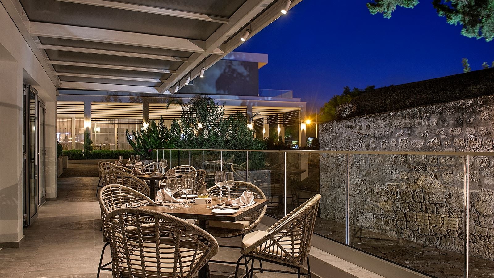 restaurants-restaurants