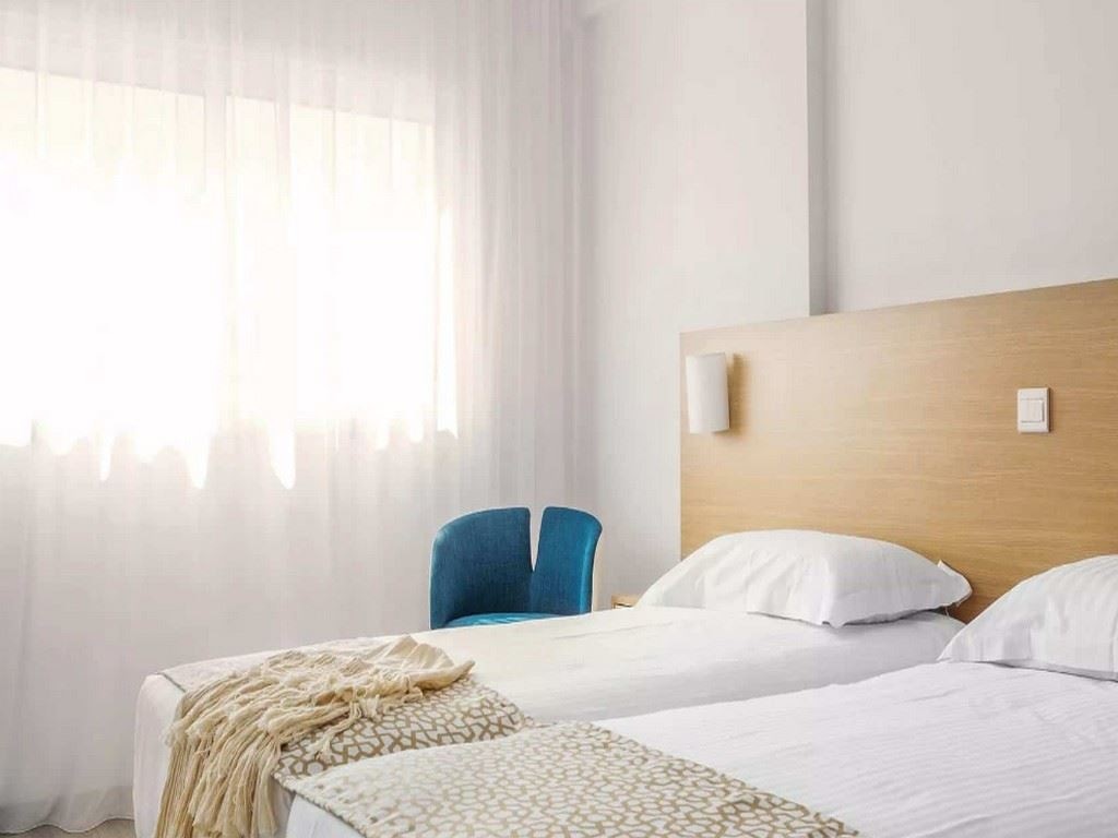 rooms-standard-room-inland-view-balcony