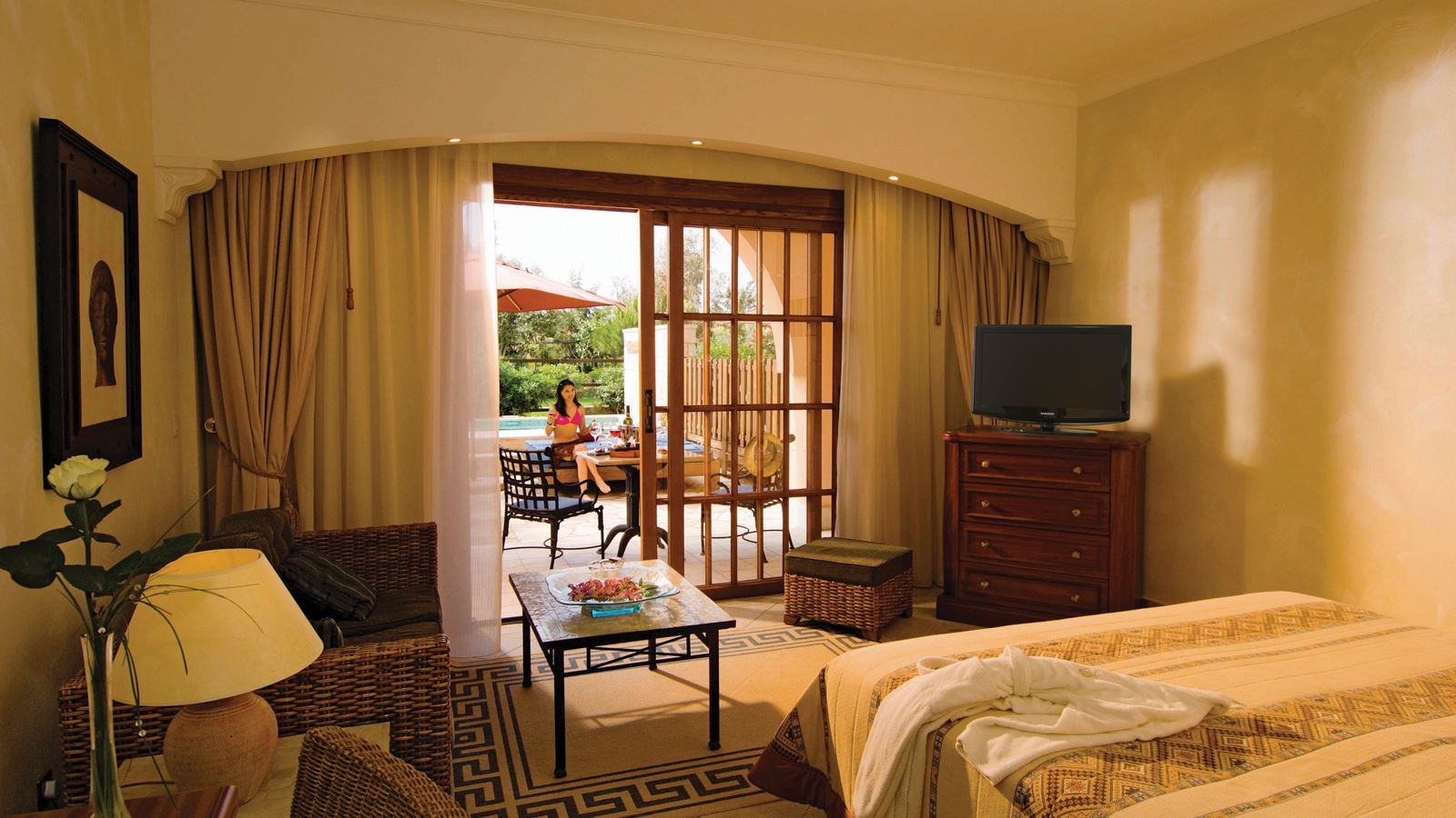 rooms-royal-studio-garden-view