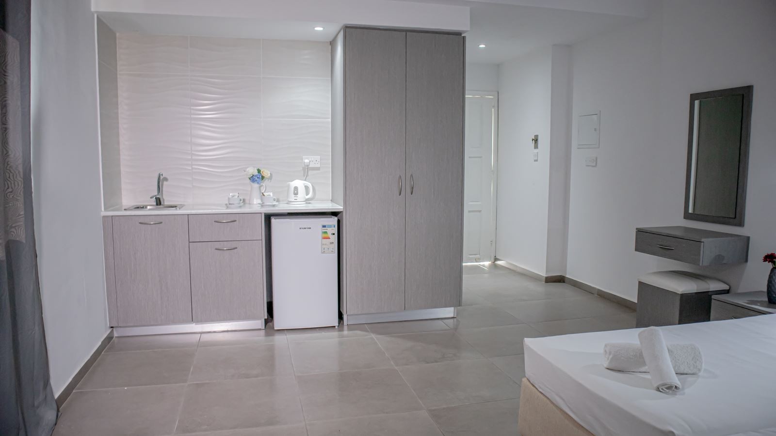 rooms-superior-studio-balcony-or-terrace