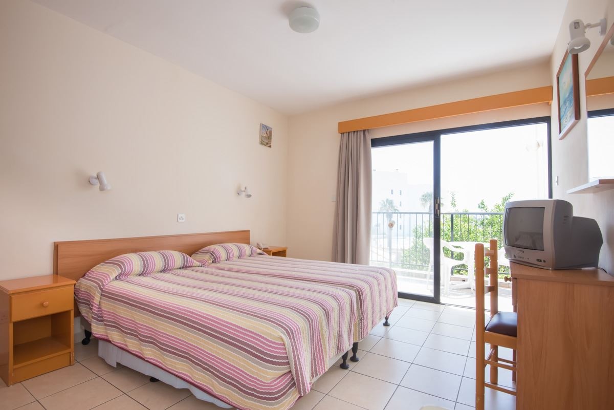 rooms-standard-room-gardenview-balcony-or-terrace