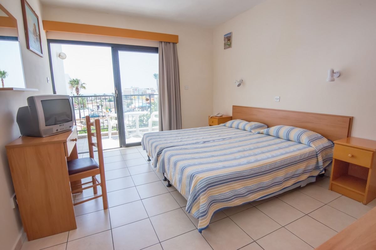 rooms-standard-room-gardenview-balcony-or-terrace