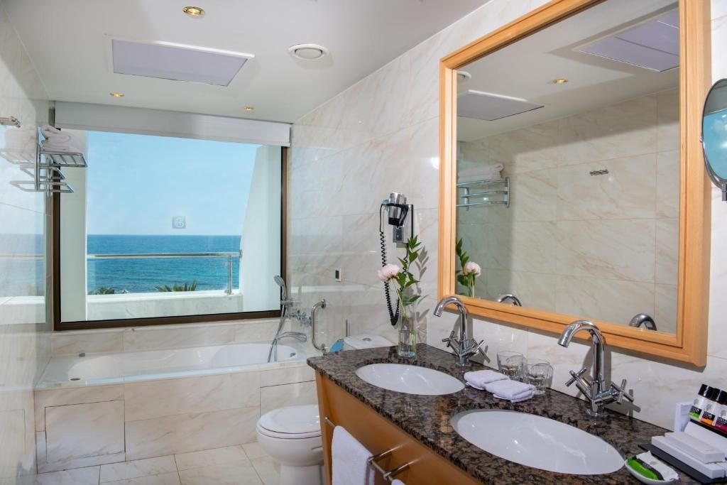 rooms-executive-junior-suite-sea-view