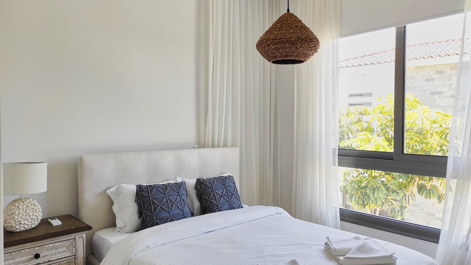 rooms-3-bedroom-villa-gardenview-privatepoolterrace