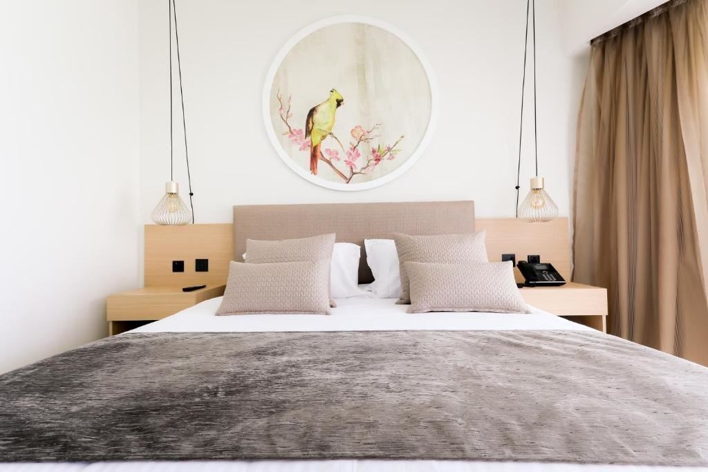 rooms-single-superior-lateral-sea-view-balcony