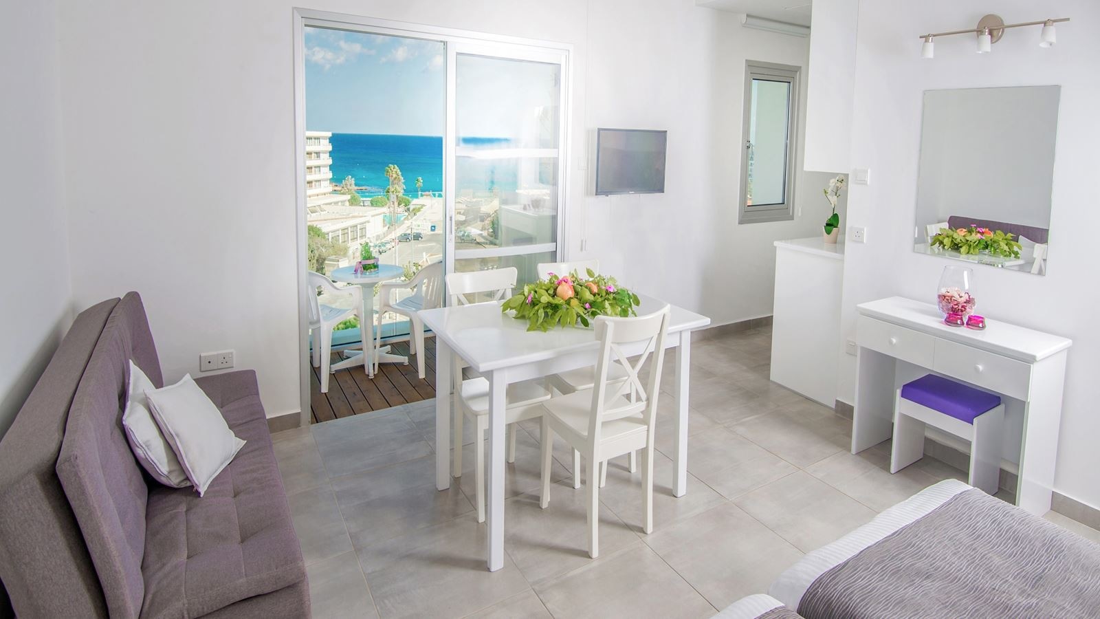 rooms-studio-partial-sea-view