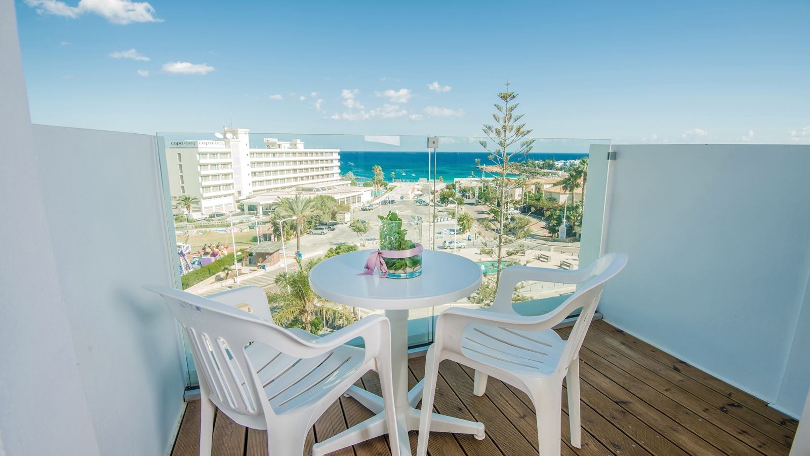 rooms-1-bedroom-apartment-balcony