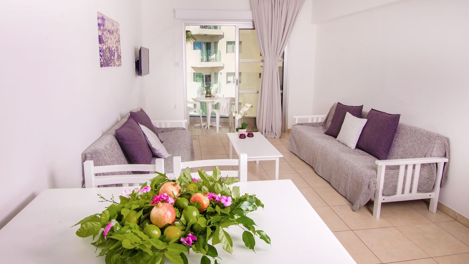 rooms-1-bedroom-apartment-balcony