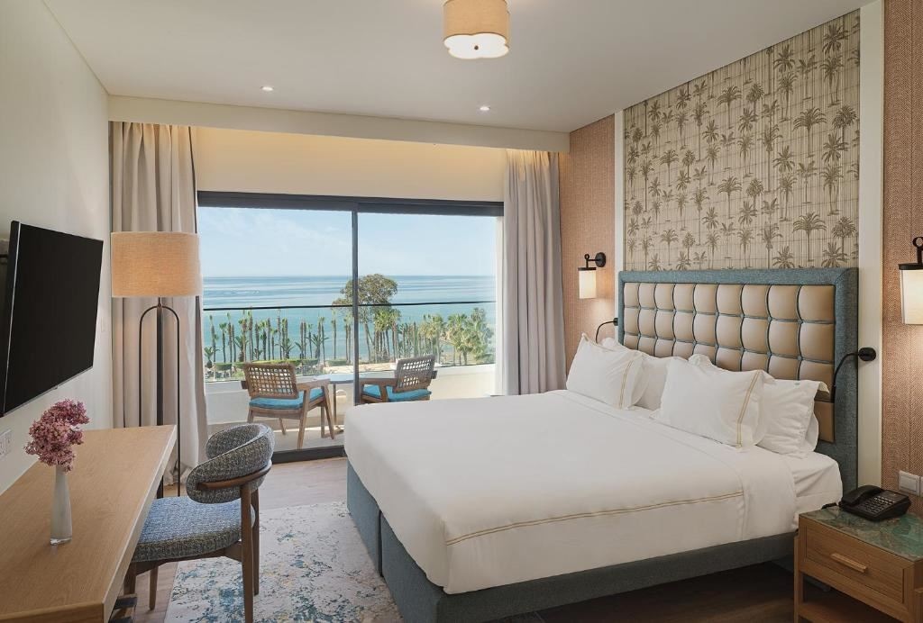 rooms-deluxe-family-room-sea-view