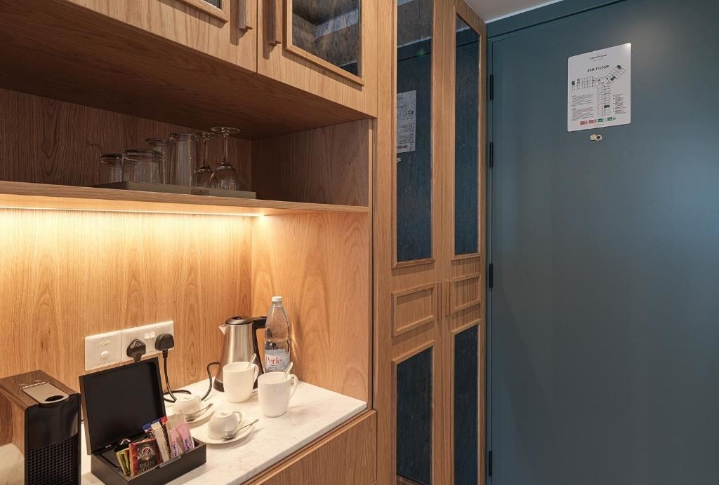 rooms-deluxe-room-single-use