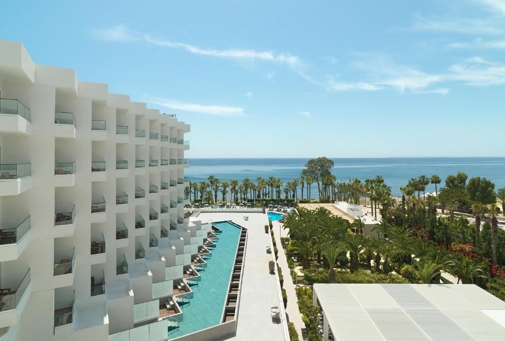 rooms-deluxe-room-sea-view