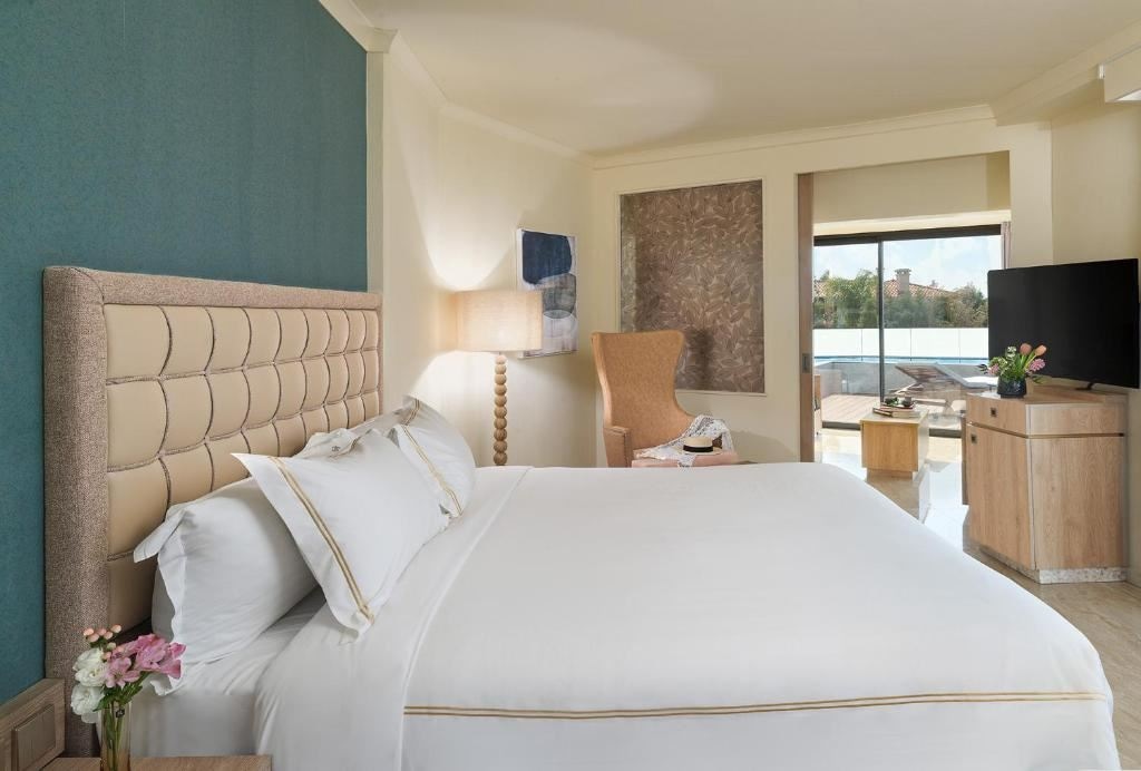 rooms-sea-scape-junior-suite-sea-view-swim-up