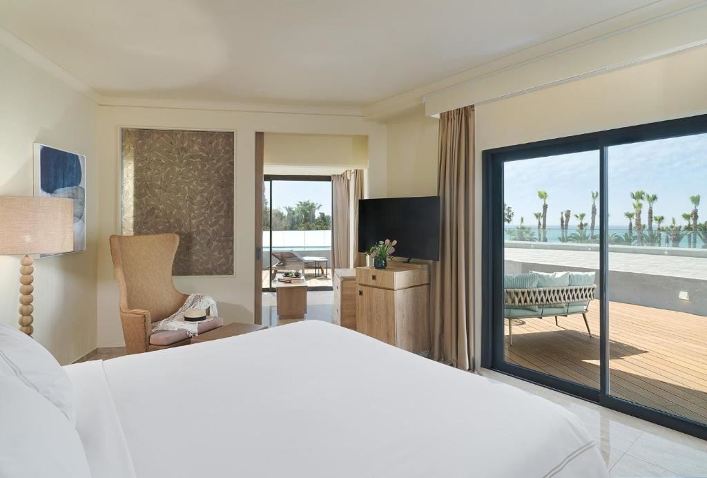 rooms-sea-scape-junior-suite-sea-view-swim-up