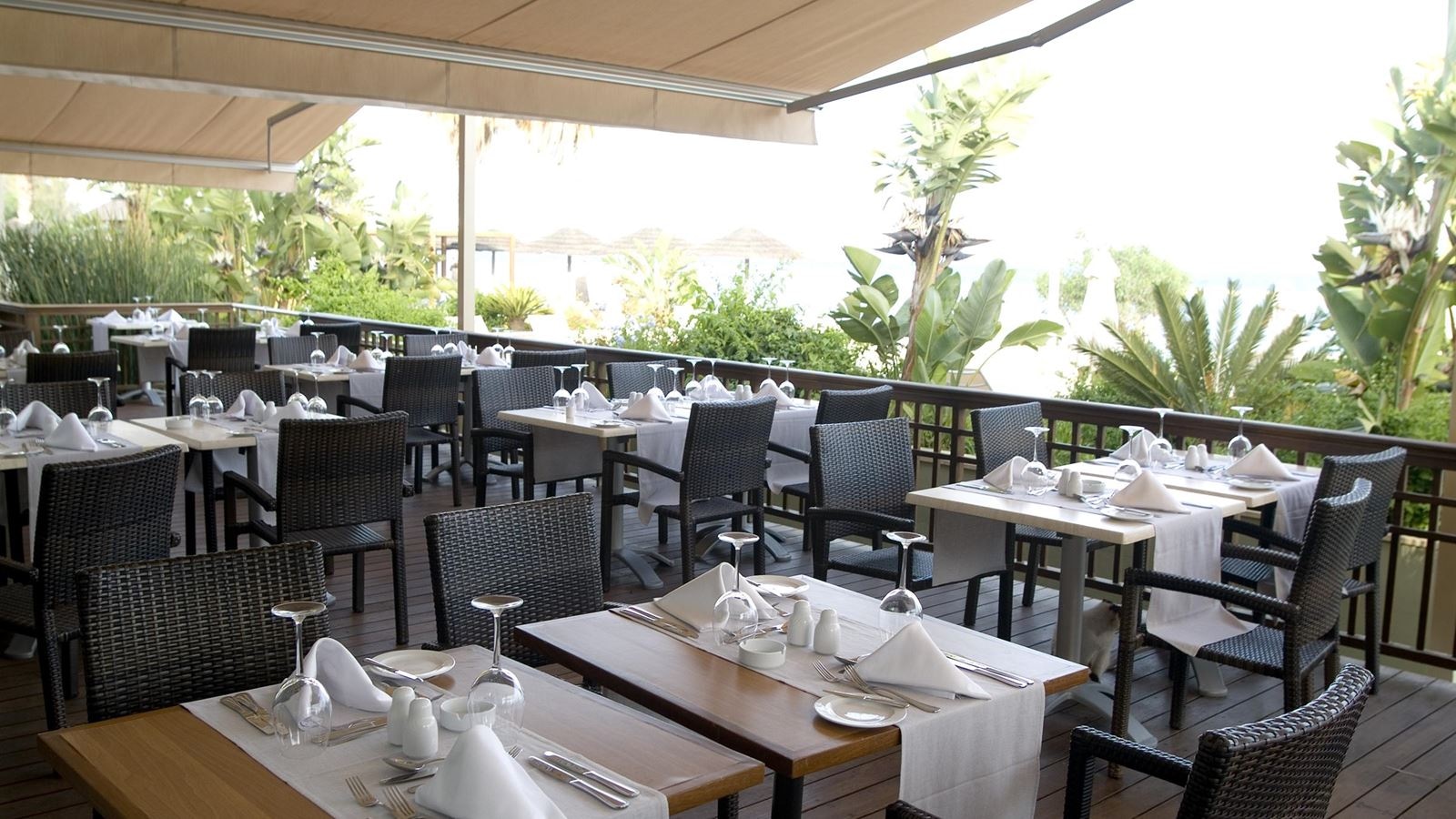 restaurants-thalassa-main-restaurant