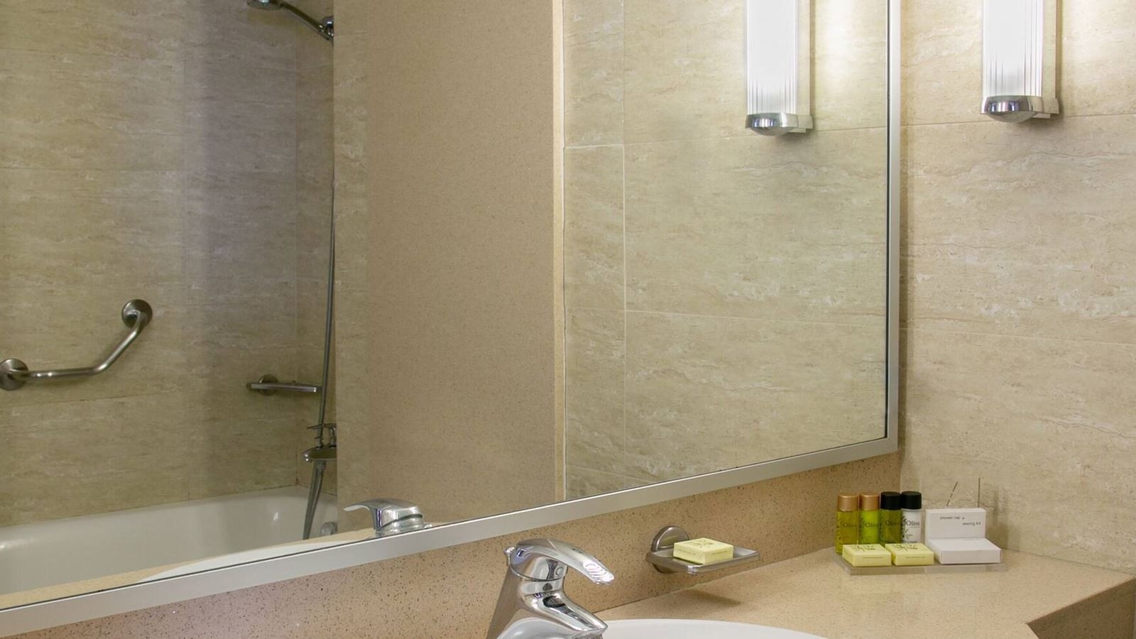 rooms-standard-room-balcony