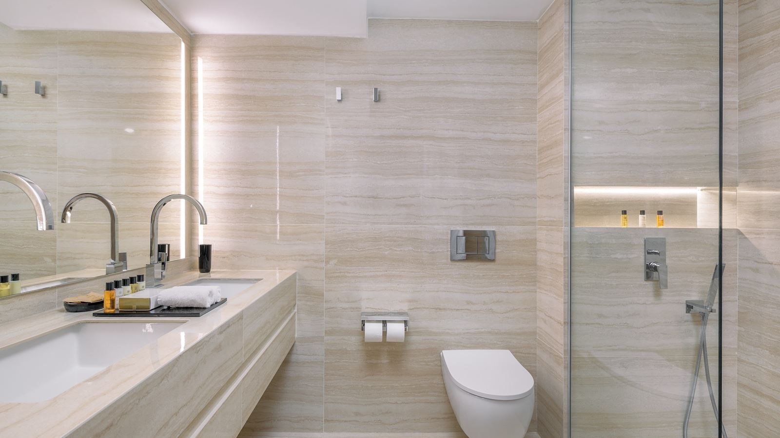 rooms-singleuse-deluxe-room-balcony