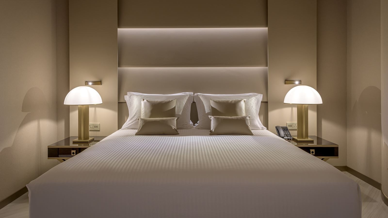 rooms-suite-seaview-balcony