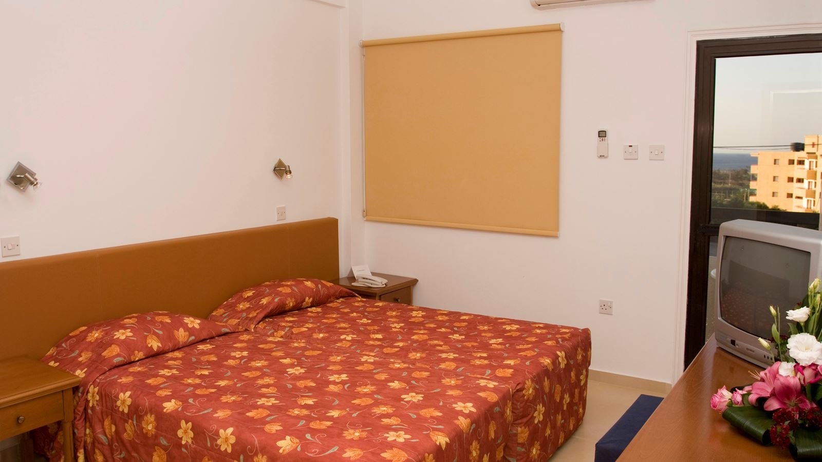 rooms-standard-room--lateral-sea-view