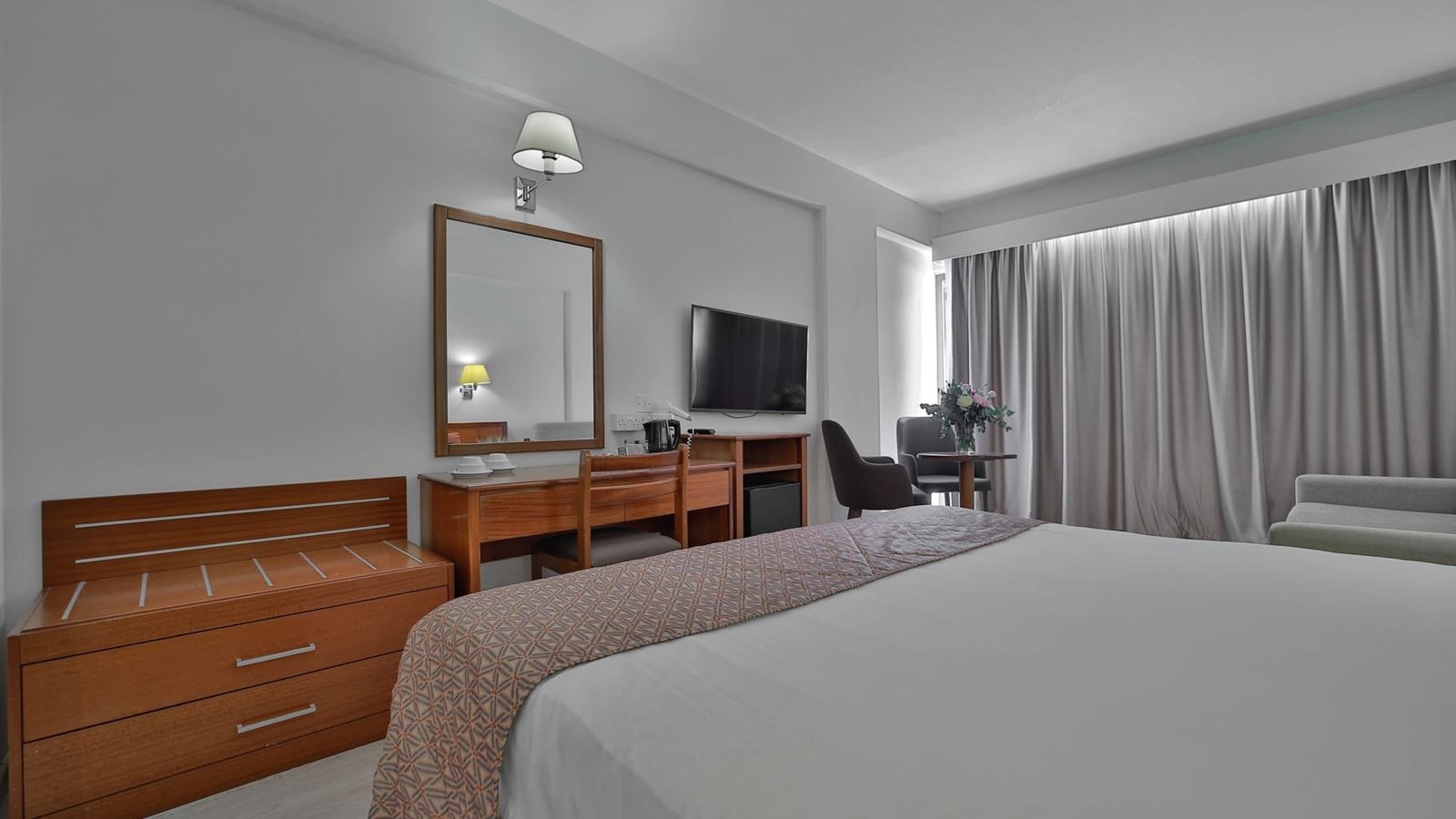 rooms-twin-standard-room-balcony