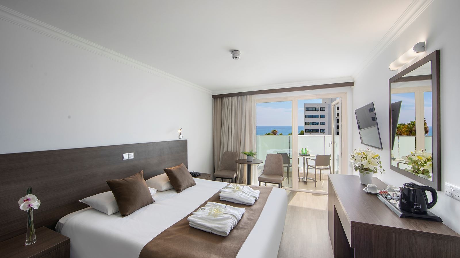 rooms-superior-side-sea-view