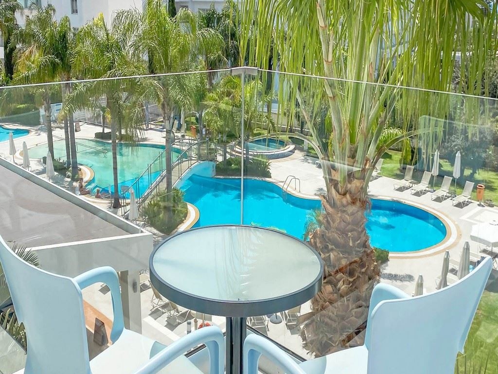 rooms-superior-pool-view-with-large-terrace