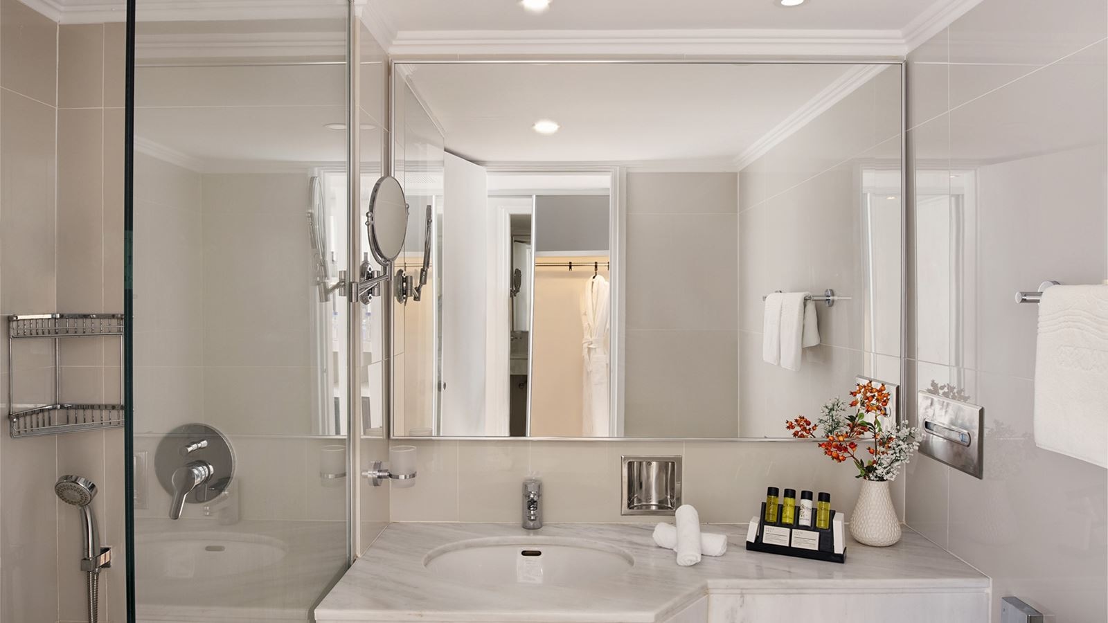 rooms-standard-room-seaview-balcony