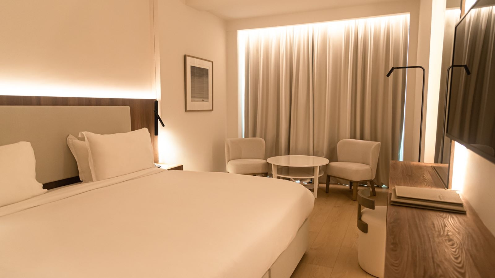 rooms-superior-room-gardenview-balcony