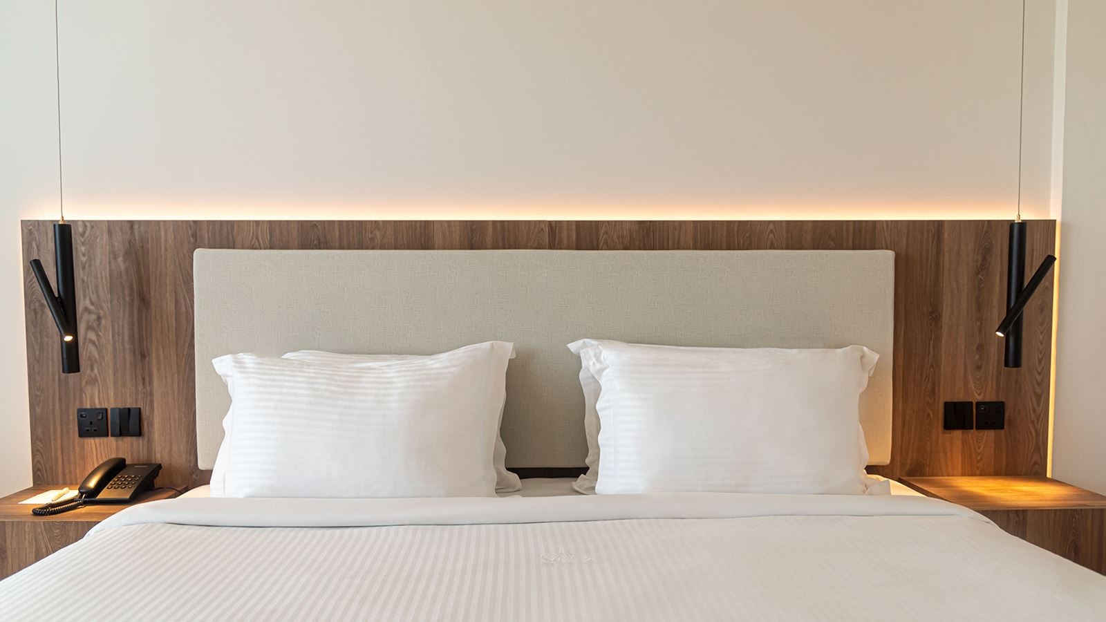 rooms-superior-room-inland-view-balcony