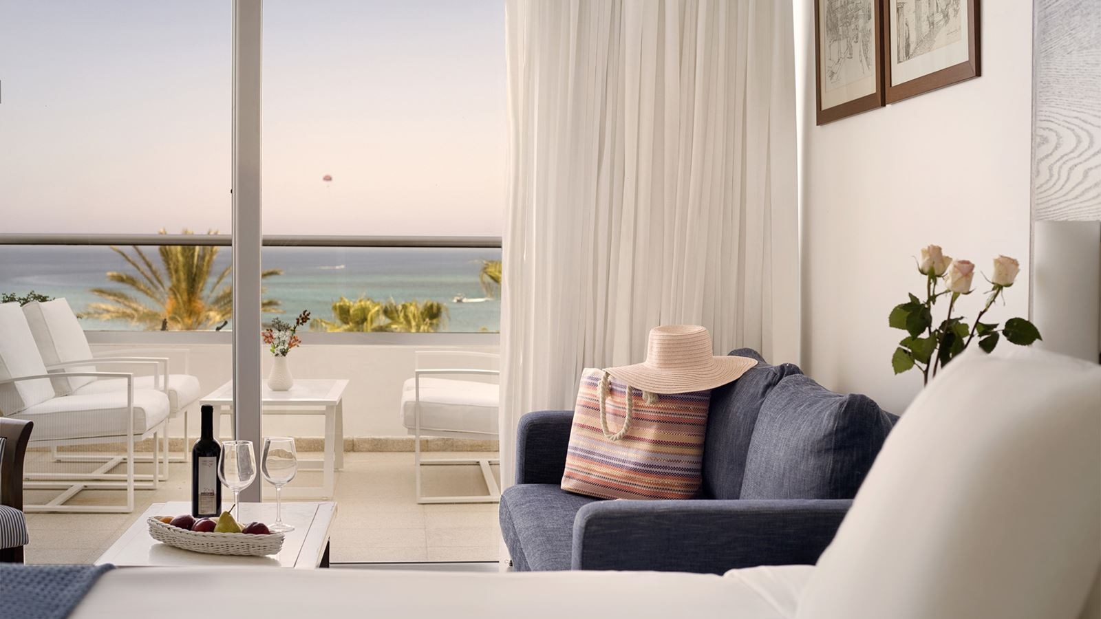 rooms-standard-studio-seaview-balcony