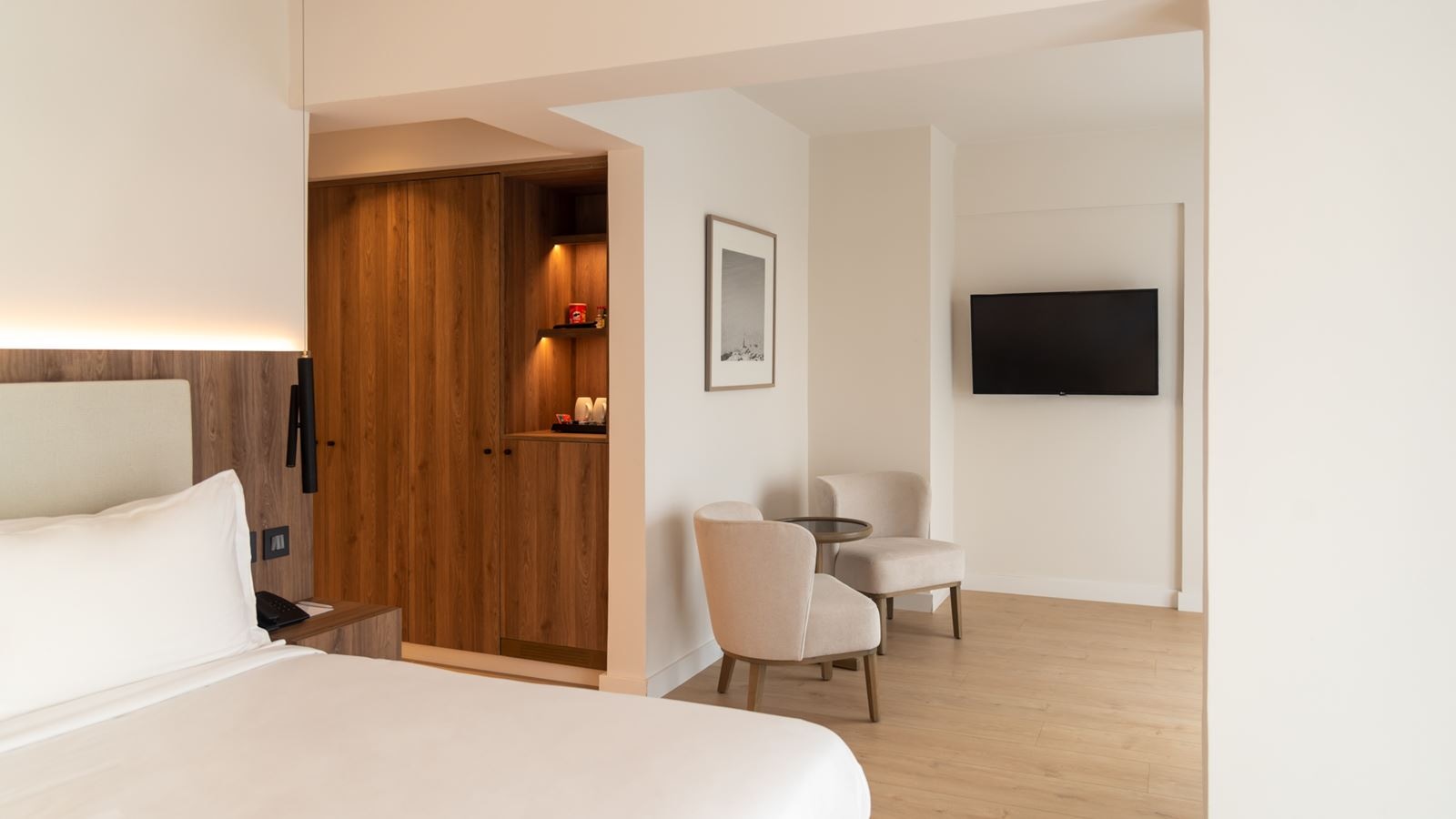 rooms-superior-studio-seaview-balcony