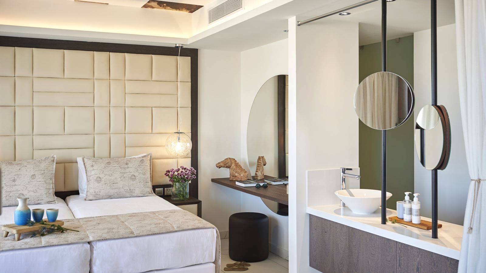 rooms-executive-suite-balcony