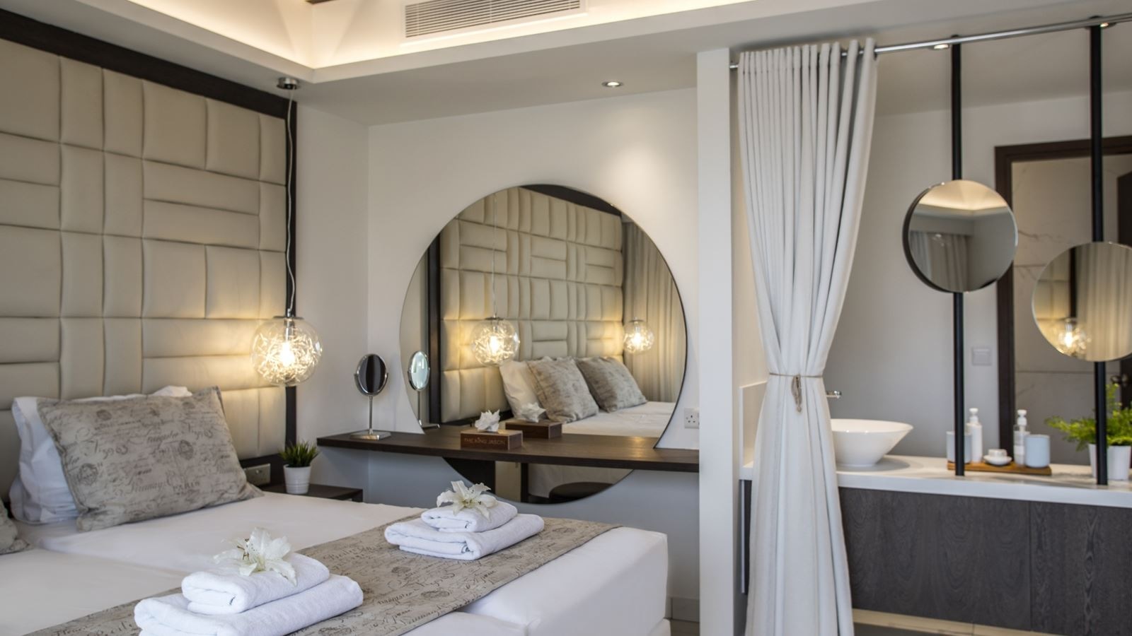 rooms-executive-suite-balcony