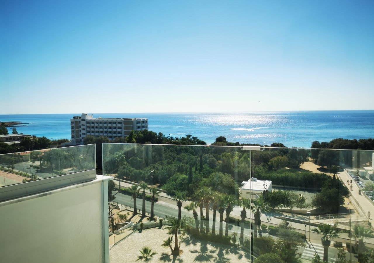 rooms-family-suite-sea-view-balcony