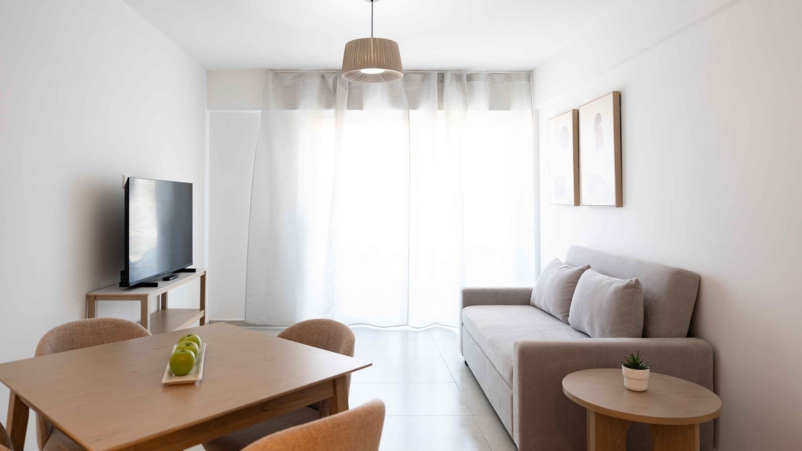 rooms-family-suite-inland-view-balcony