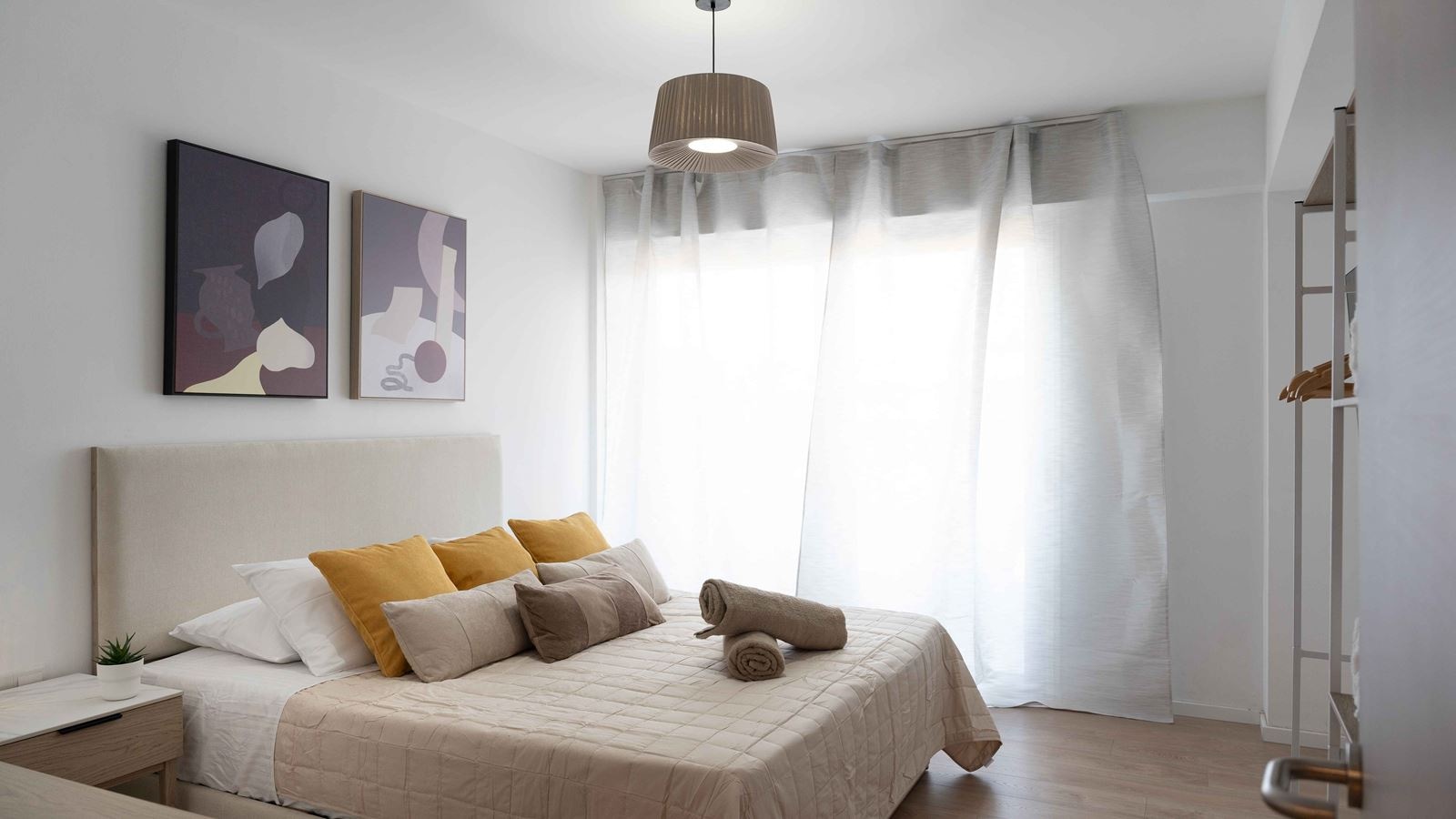 rooms-family-suite-inland-view-balcony