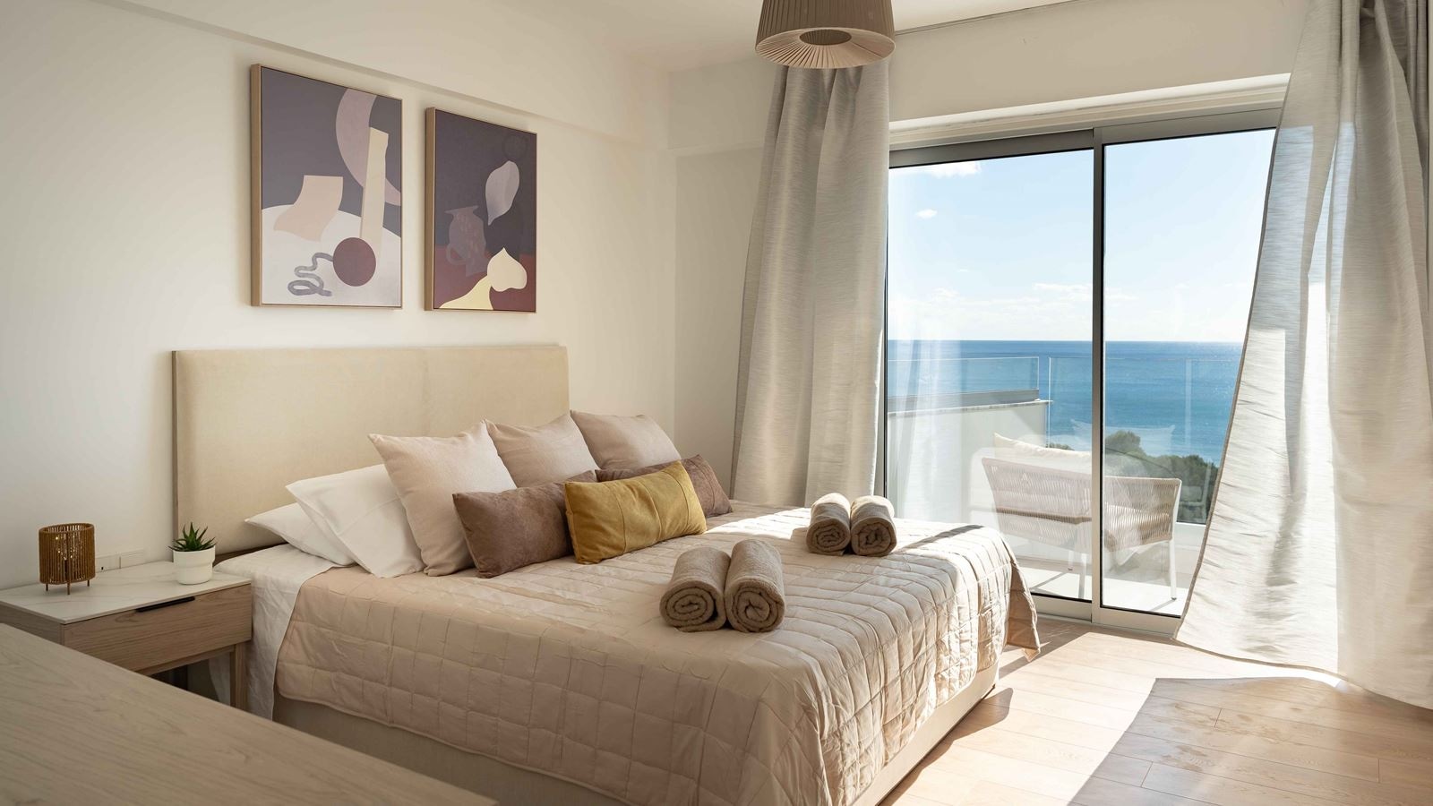 rooms-family-suite-sea-view-balcony