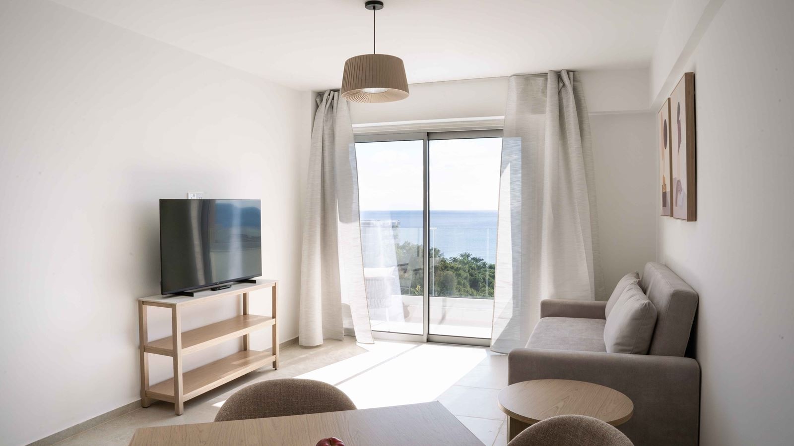 rooms-family-suite-sea-view-balcony
