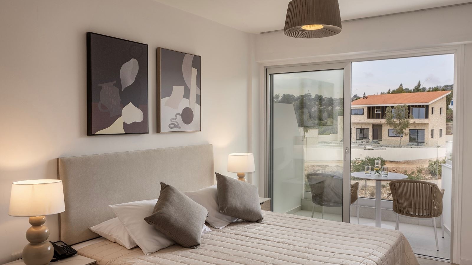 rooms-suite-1-bedroom-land-view