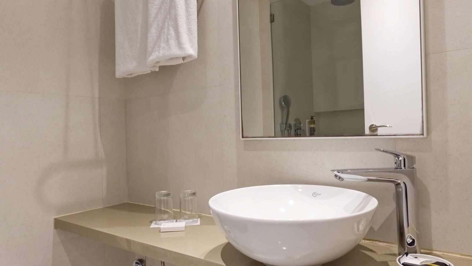 rooms-double-standard-lateral-seaview