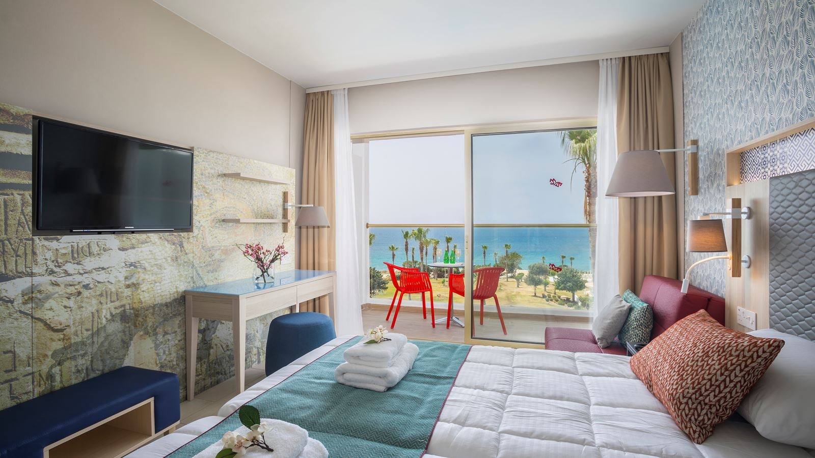 rooms-standard-room-sea-view-balcony-