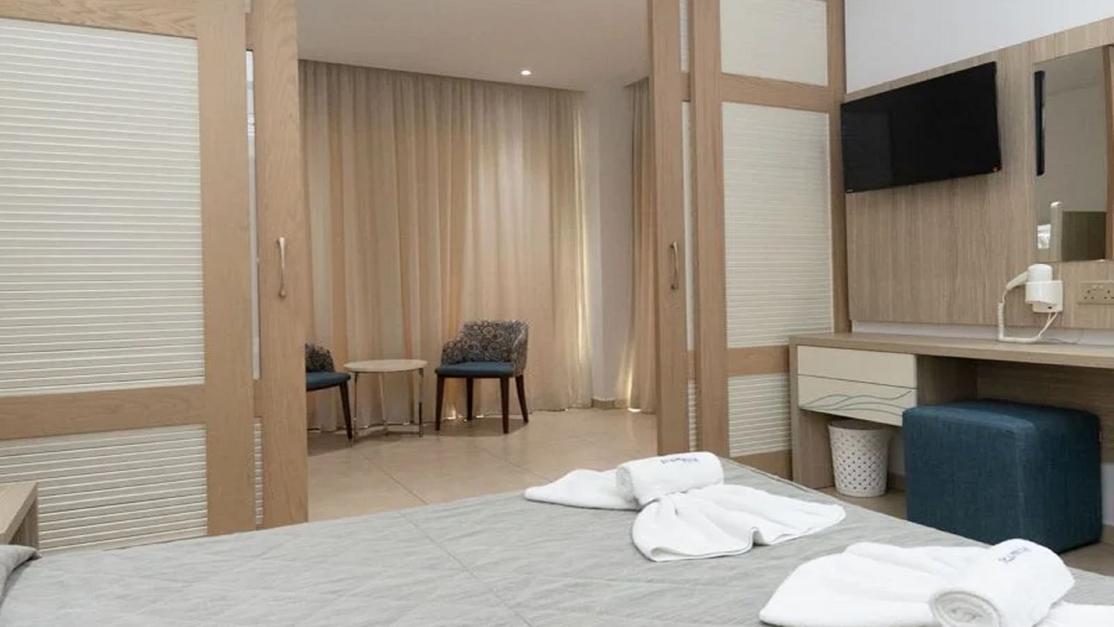 rooms-family-junior-suite--sea-view-balcony-