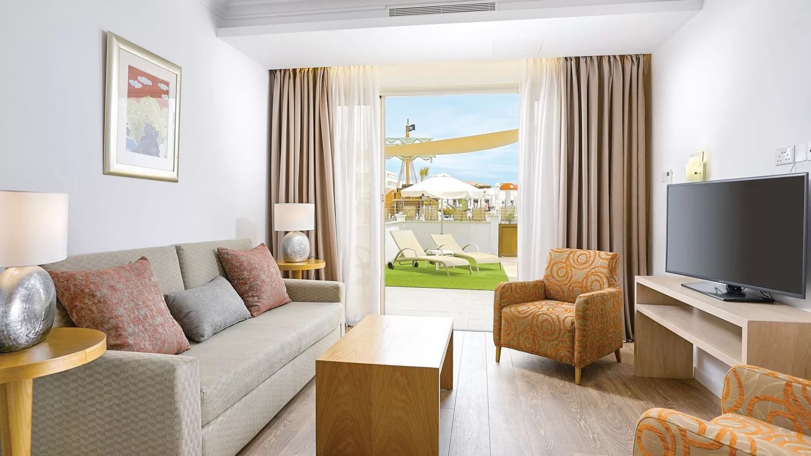 rooms-deluxe-superior-room-garden-or-pool-view-privategarden