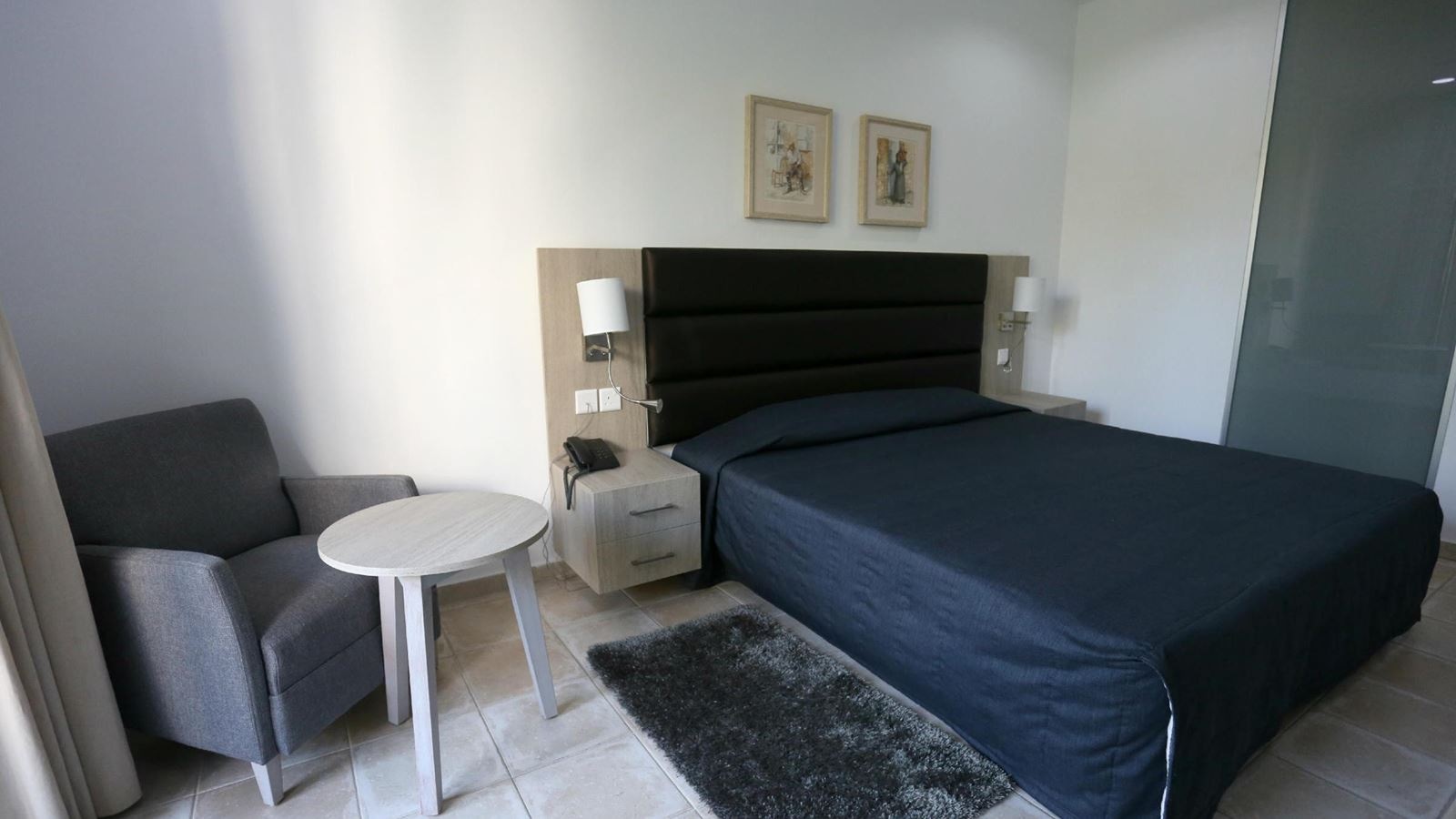 rooms-twin-deluxe-room