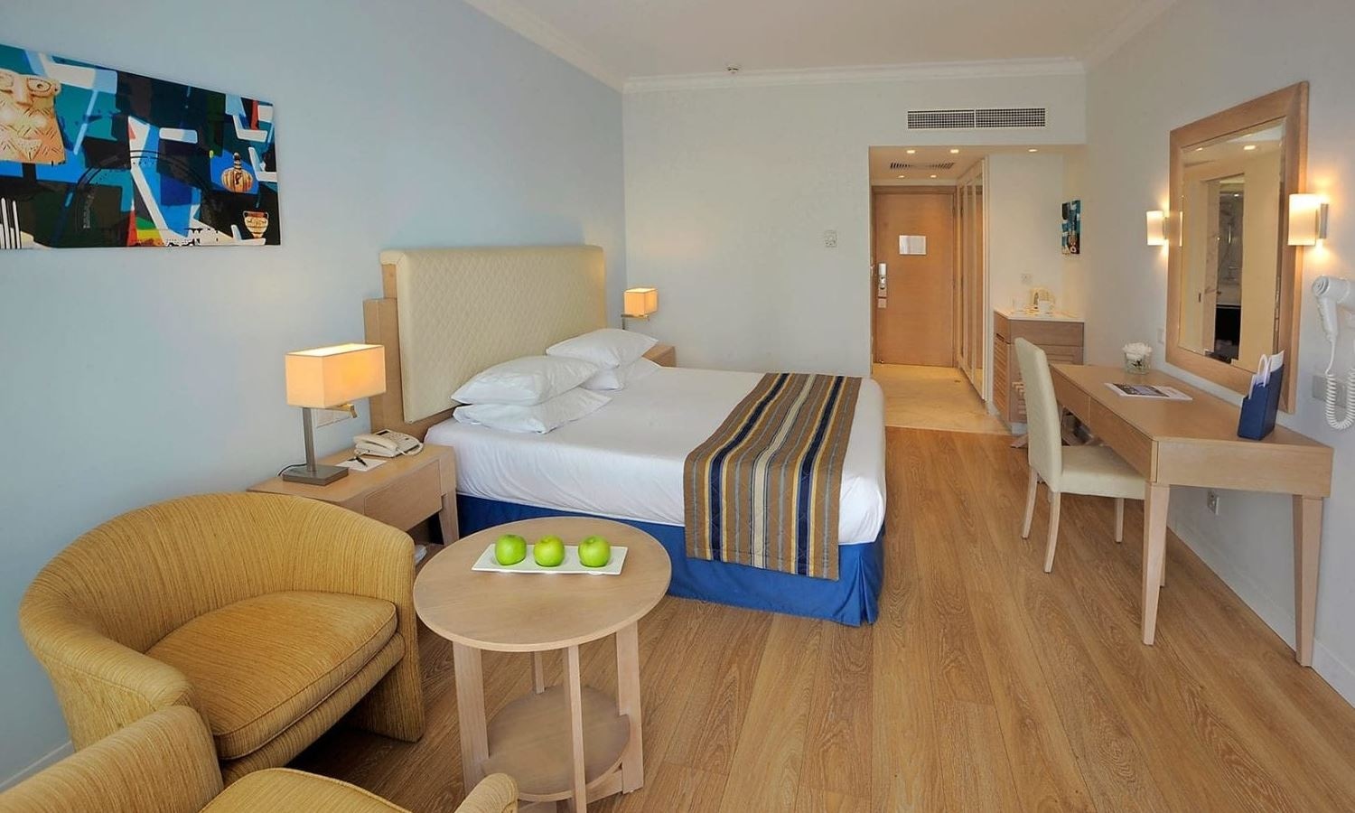 rooms-singleuse-deluxe-room-balcony