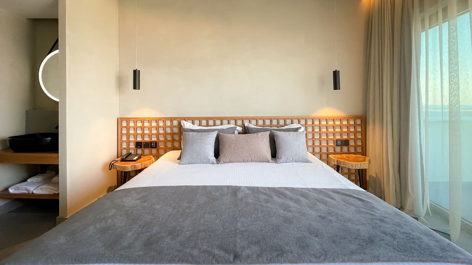 rooms-superior-room--lateral-sea-view-