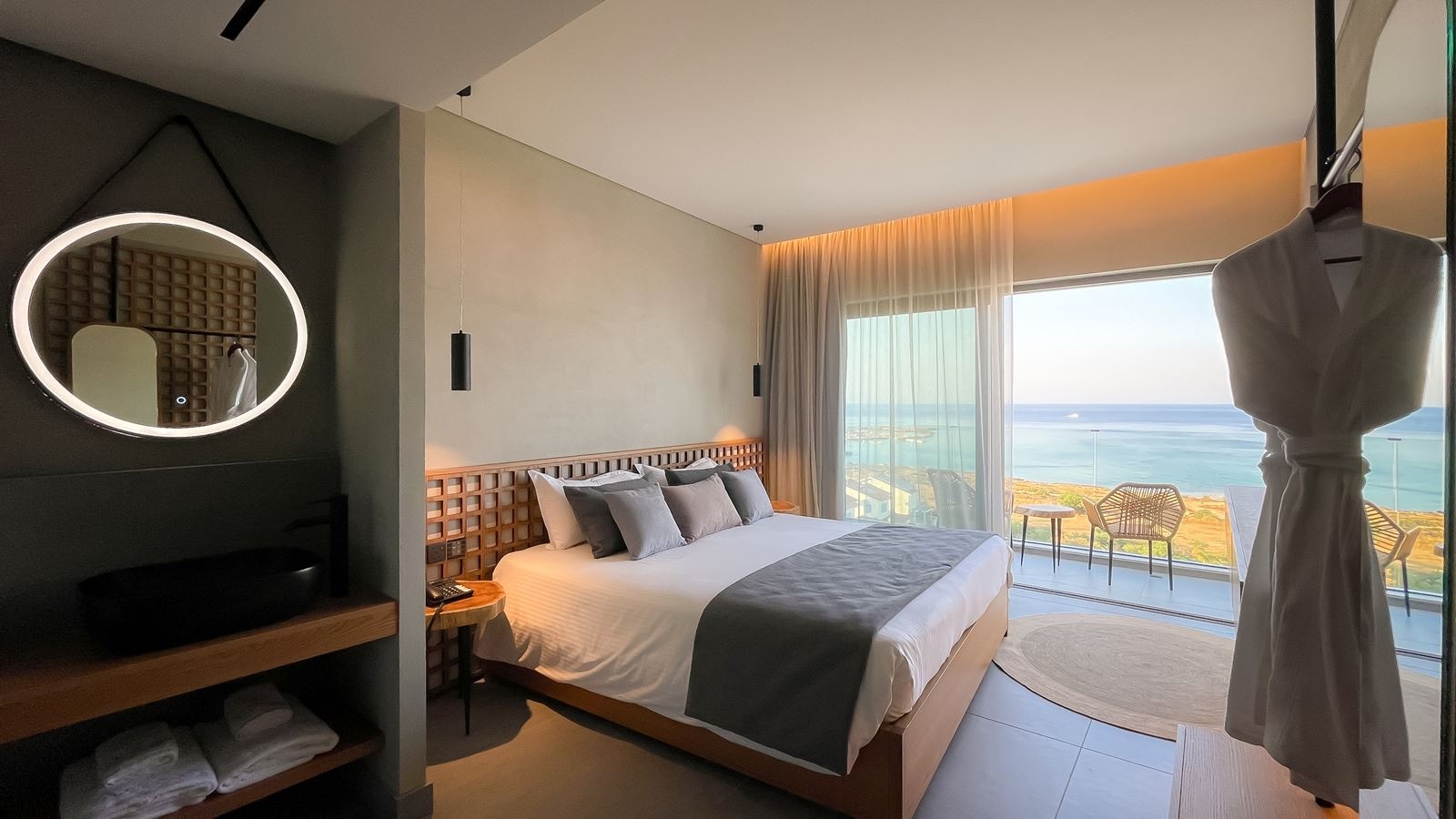 rooms-superior-room--sea-view-