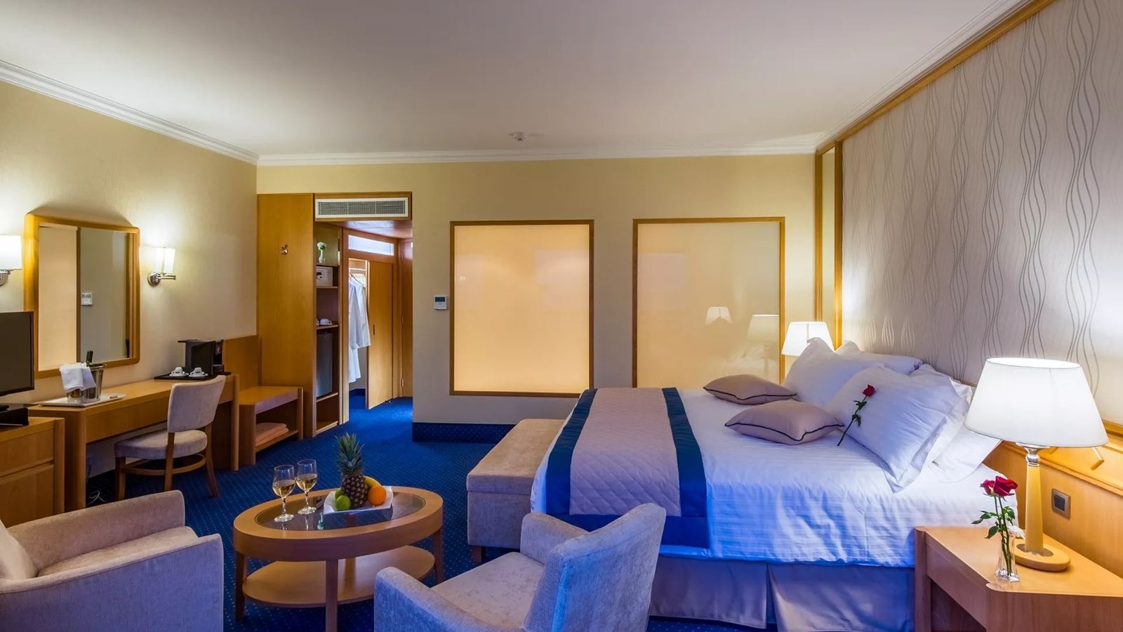 rooms-juniorsuite-land-view