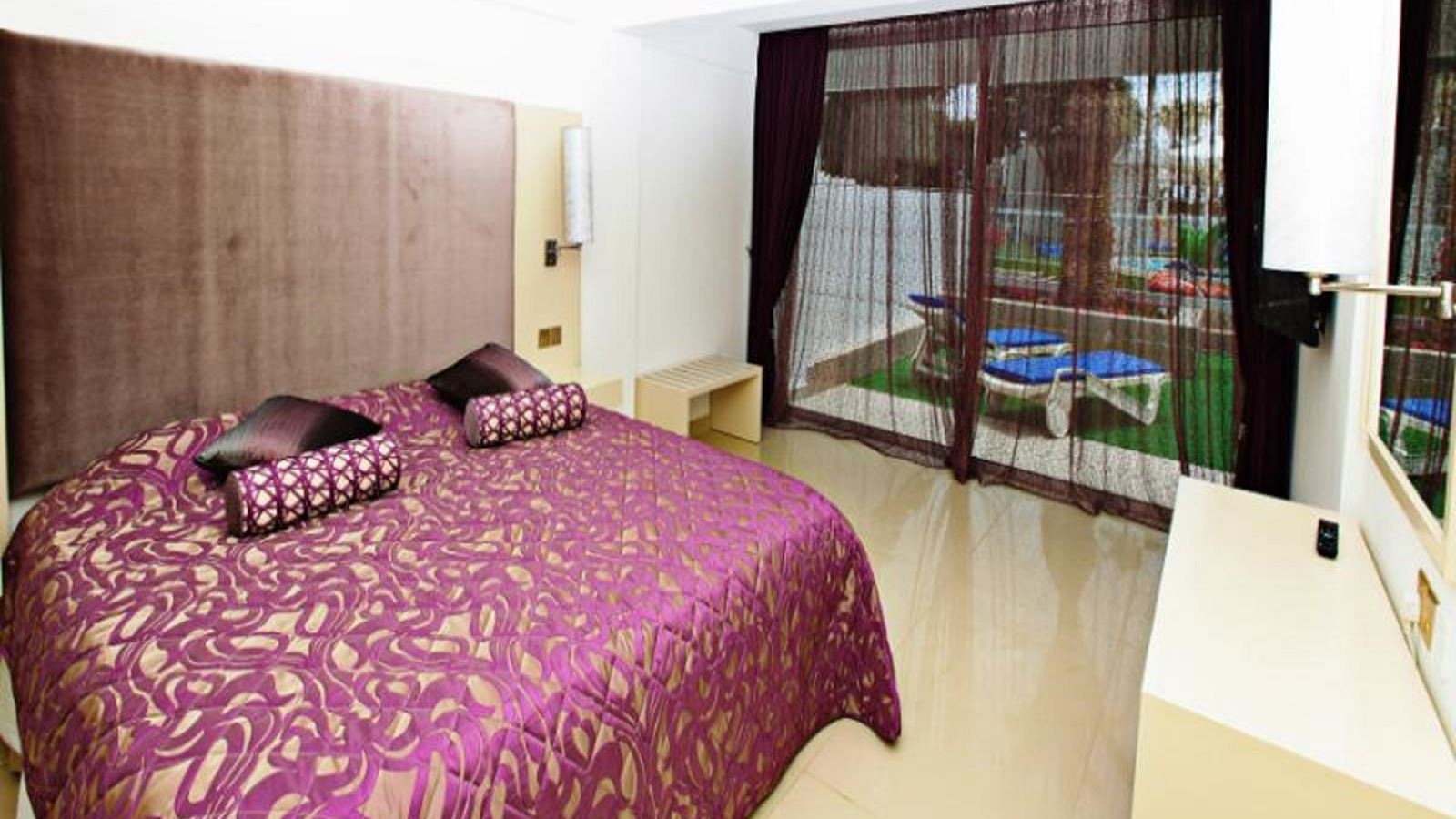 rooms-juniorsuiteprivate-pool